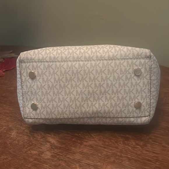 Michael Michael Kors Whitney Small Logo Tote in Vanilla - Picture 7 of 15